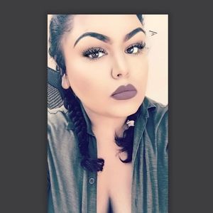 Meet your Posher, Cynthia